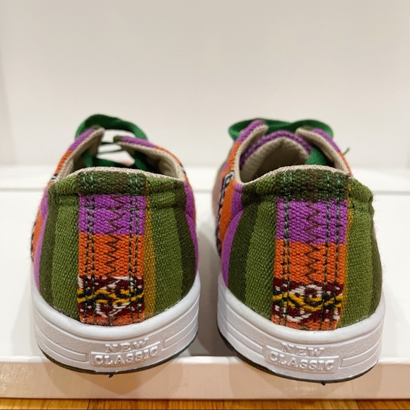 Crazy Andean Shoes Art To Wear Aztec Print Multicolor Sneakers Shoes Women 6 NWO - Picture 5 of 11